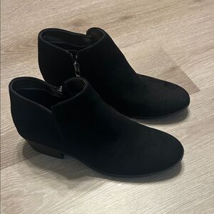 Xappeal Faux Suede Black Ankle Booties sz 8.5